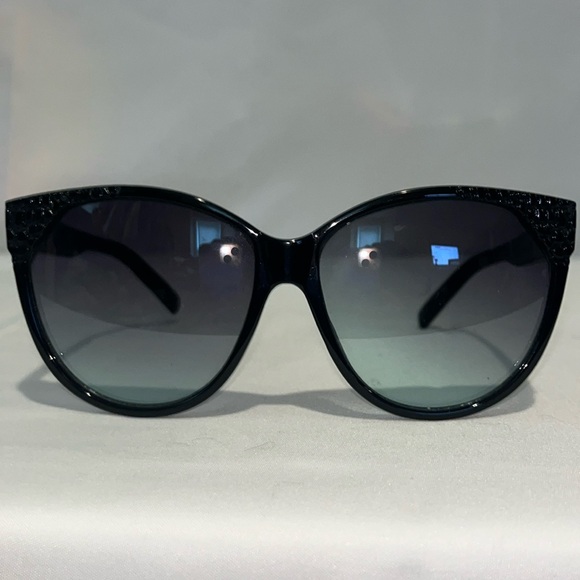 Nanette LePore Sunglasses with case Textured Crocodile Print Corners and Sides - Picture 4 of 10